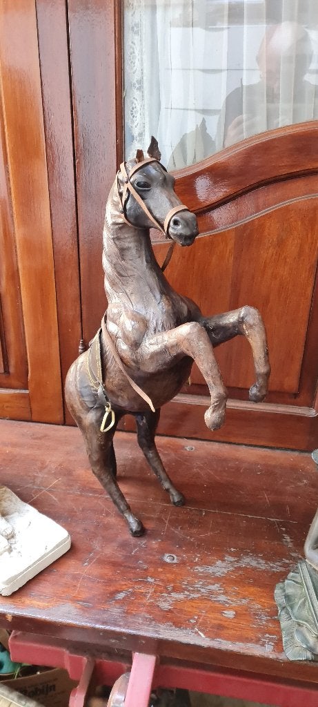 oude paarden  beelden, Ophalen