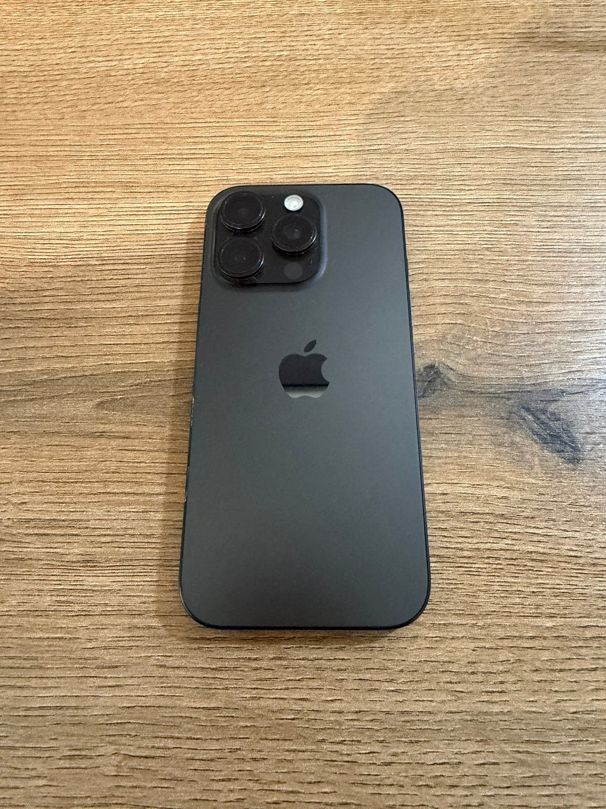 iPhone 16 Pro 256 GB – Zwart Titanium, Telecommunicatie, Zwart, Zo goed als nieuw, Zonder abonnement, 90 %
