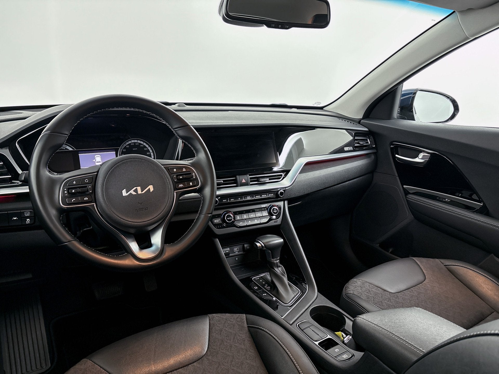 Kia Niro - 1.6 GDi Hybrid DynamicLine // TREKHAAK // CAMERA, Stof, Gebruikt, Blauw, Bedrijf