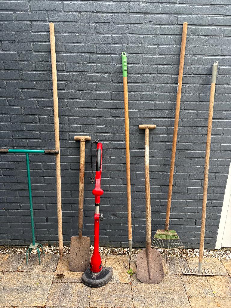 Gebruikt Tuingereedschap, inclusief elektrische grastrimmer, Ophalen of Verzenden, Gebruikt, Overige soorten, Overige merken