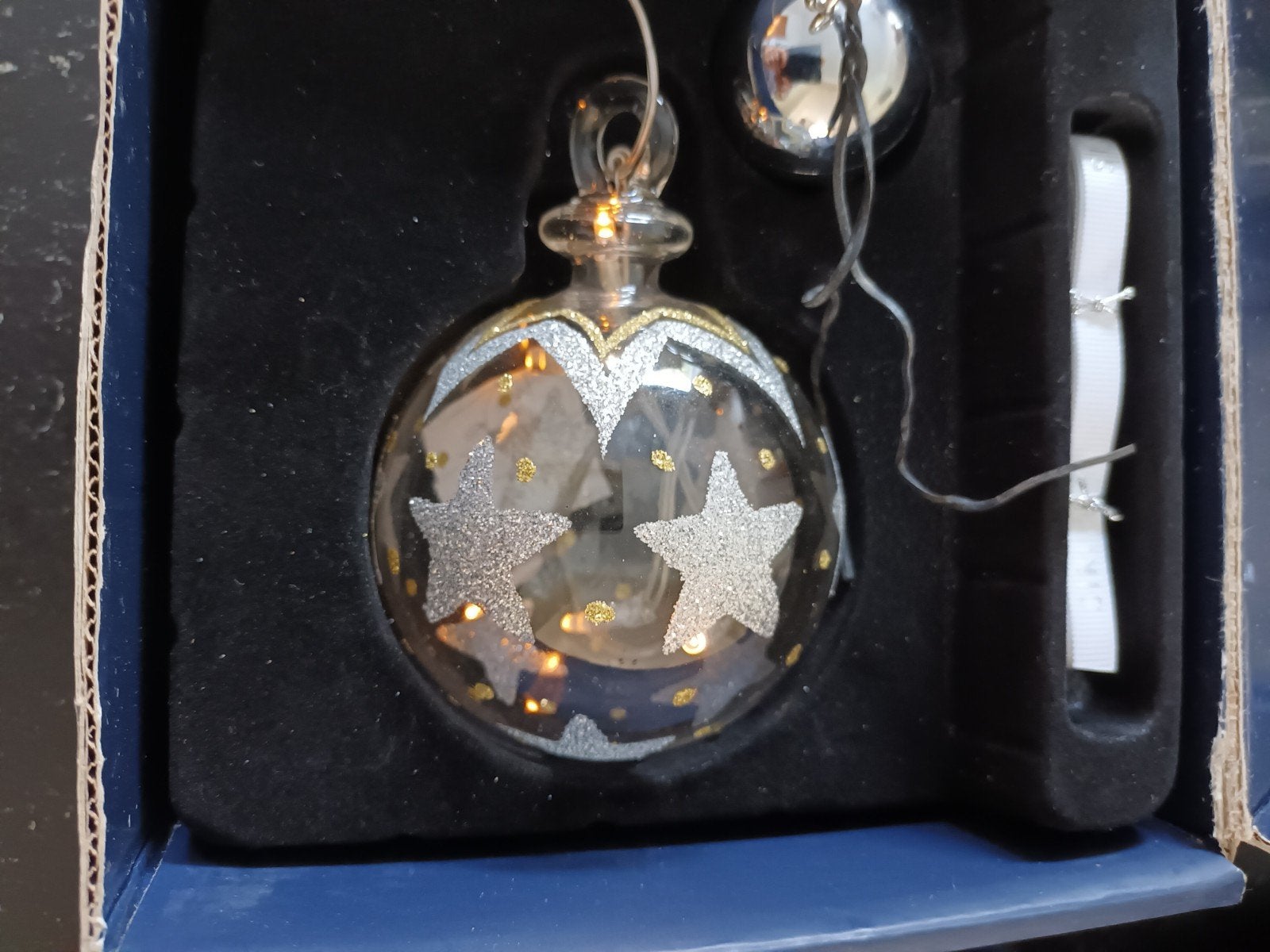 2 kerstballen met verlichting, Diversen, Ophalen of Verzenden