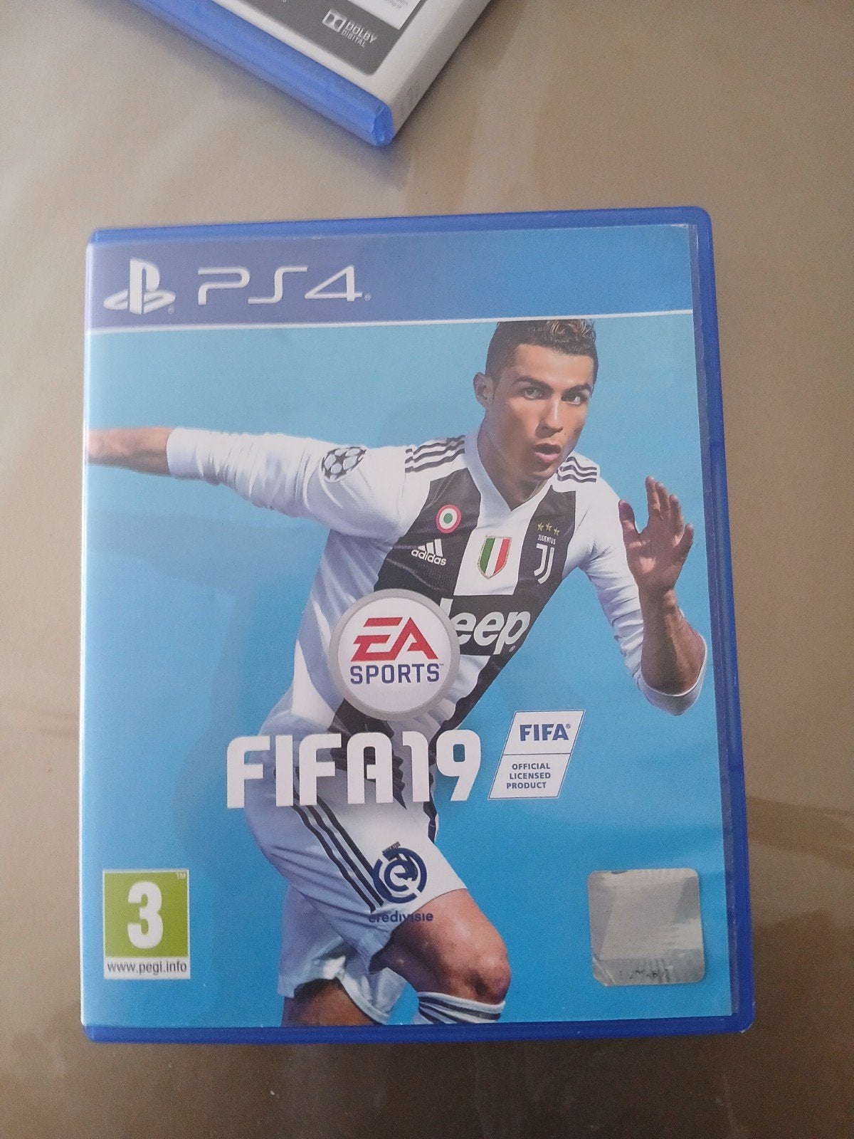 FIFA 19 PS4 - Voetbalgame met Ronaldo, Spelcomputers en Games, Ophalen of Verzenden, Zo goed als nieuw, Eén computer, Sport