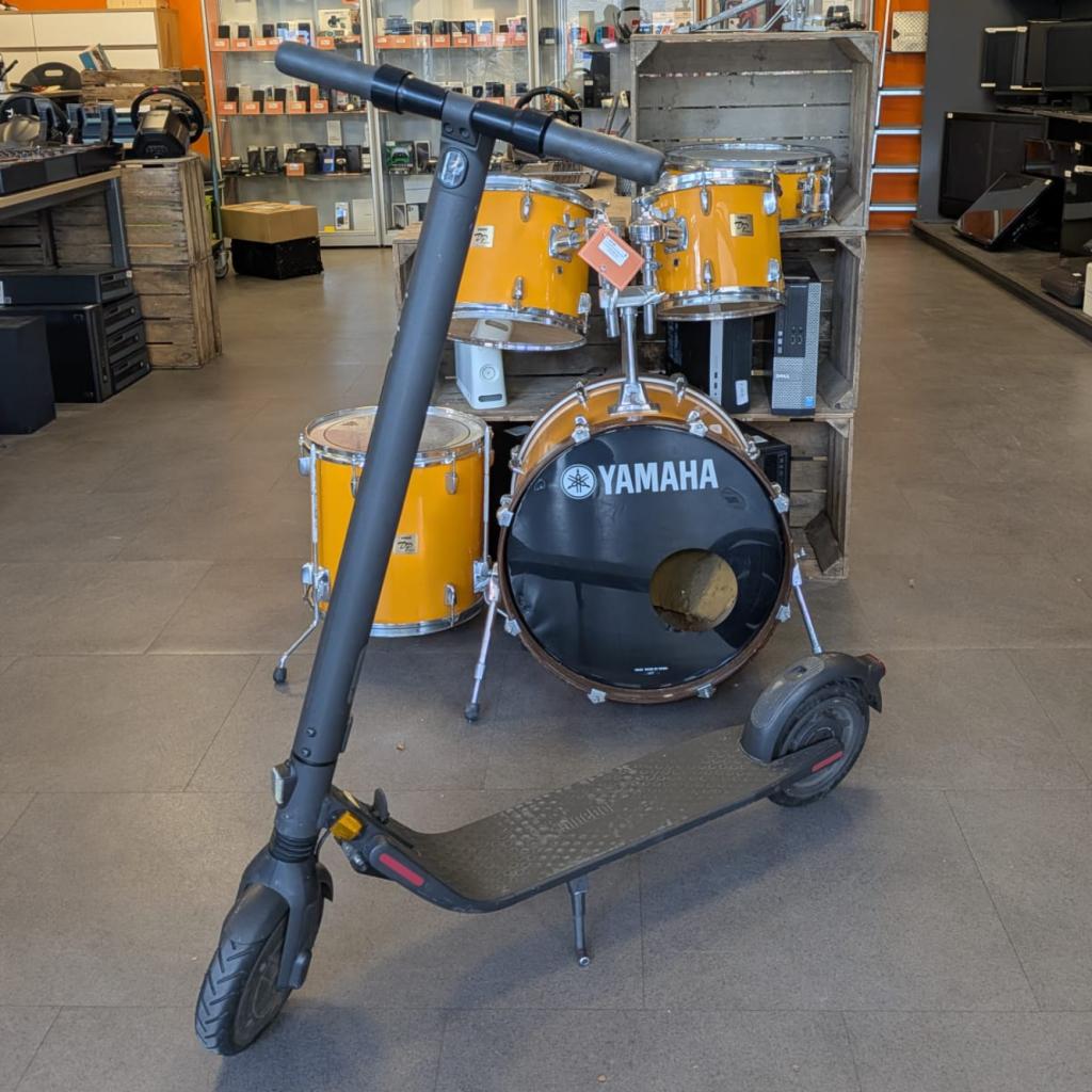 Ninebot E25E Elektrische step Nette staat Met garantie, Giant, Zo goed als nieuw, Support@giant.com, 1635 63rd St, Suite A
Boulder, CO 80301
USA