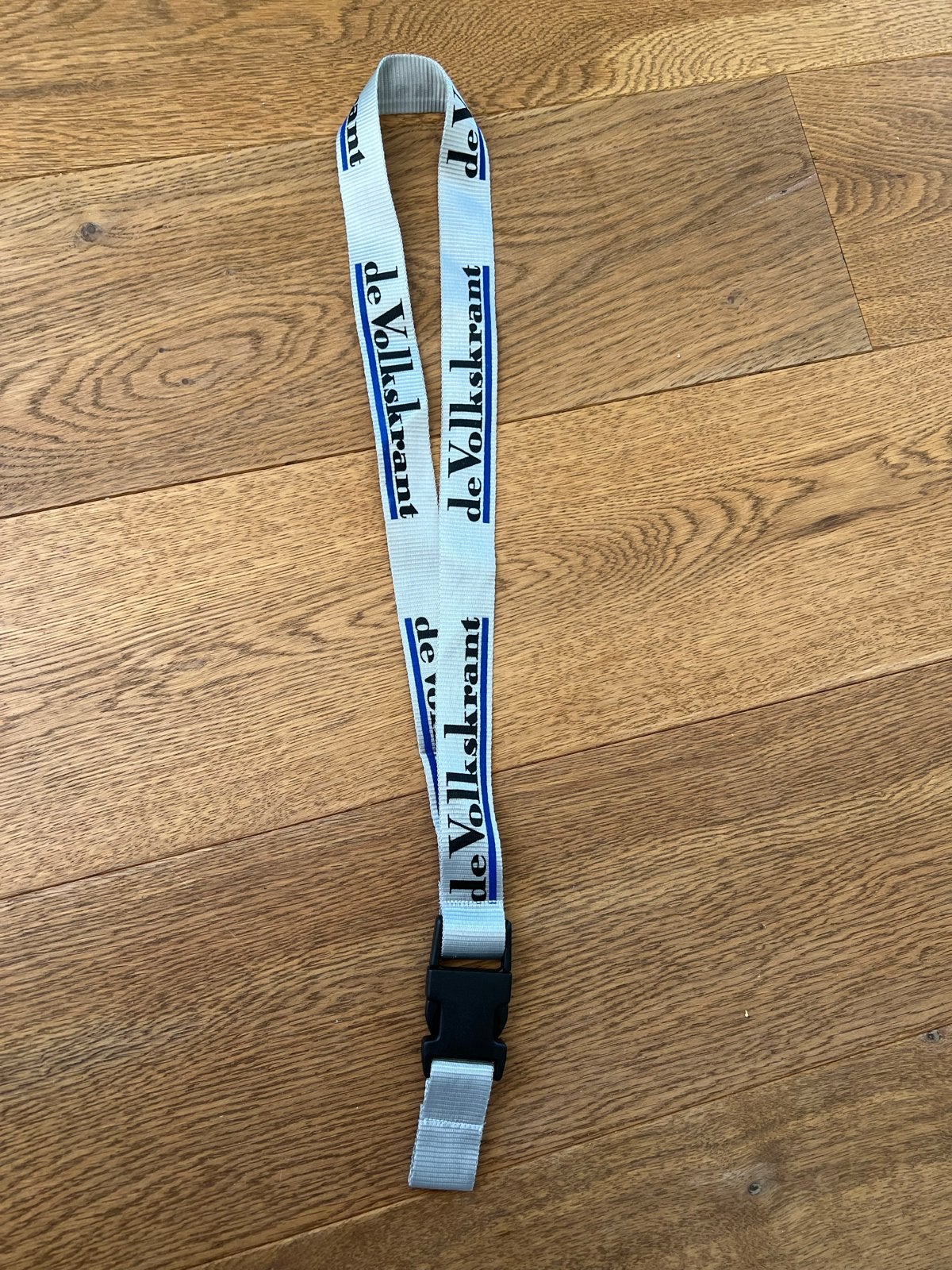 De Volkskrant sleutelhouder / keychain houder, Ophalen of Verzenden, Overige typen