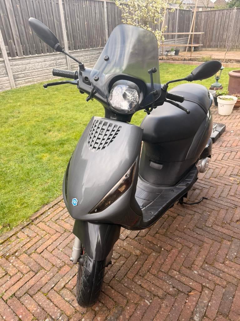 Piaggio Zip Scooter (2020) – Zeer nette staat – Weinig km, Fietsen en Brommers, Scooters | Piaggio, Ophalen, Maximaal 45 km/u