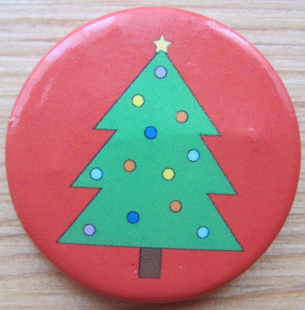 button met afbeelding van een kerstboom, Ophalen of Verzenden, Zo goed als nieuw, Overige onderwerpen, Button