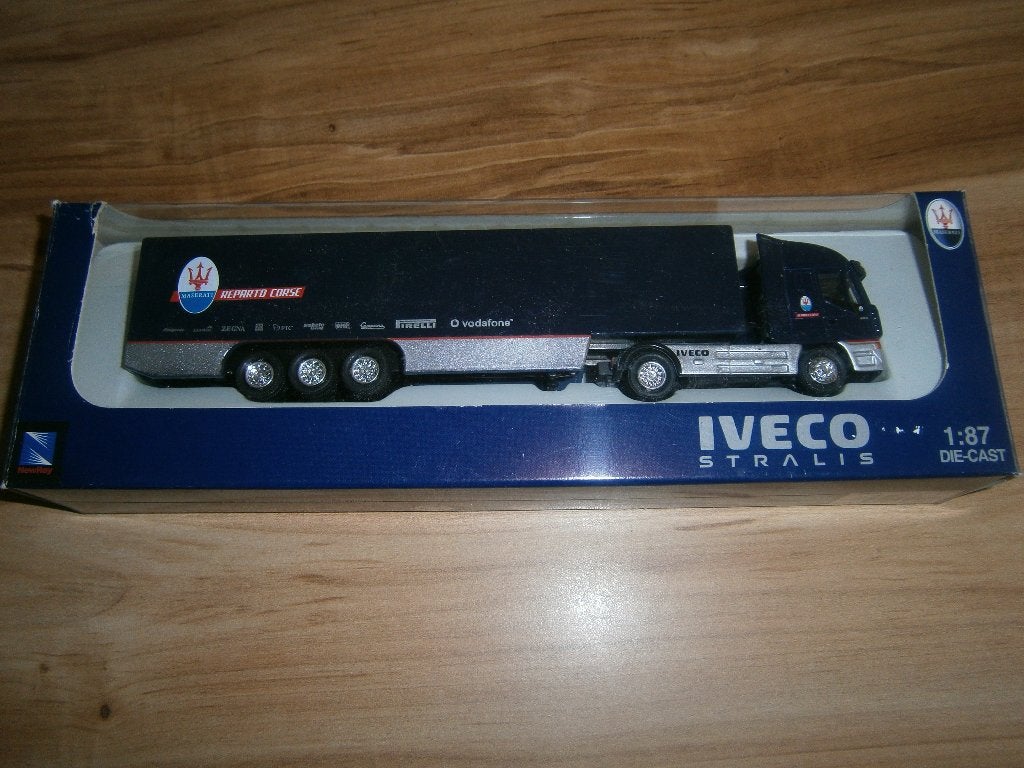 Nieuw in o.v.p. mooie Iveco Stralis vrachtwagen van Maserati, Ophalen of Verzenden, Nieuw, Bus of Vrachtwagen, Overige merken