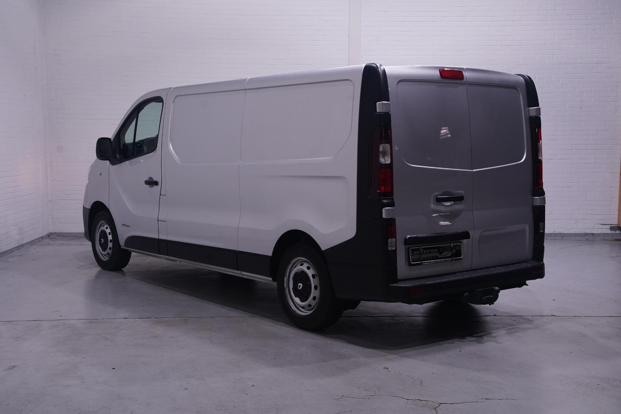 Renault Trafic 1.6 dCi 120 pk L2H1 Airco, Trekhaak Slechts 8, Voorwielaandrijving, Gebruikt, 4 cilinders, 2000 kg