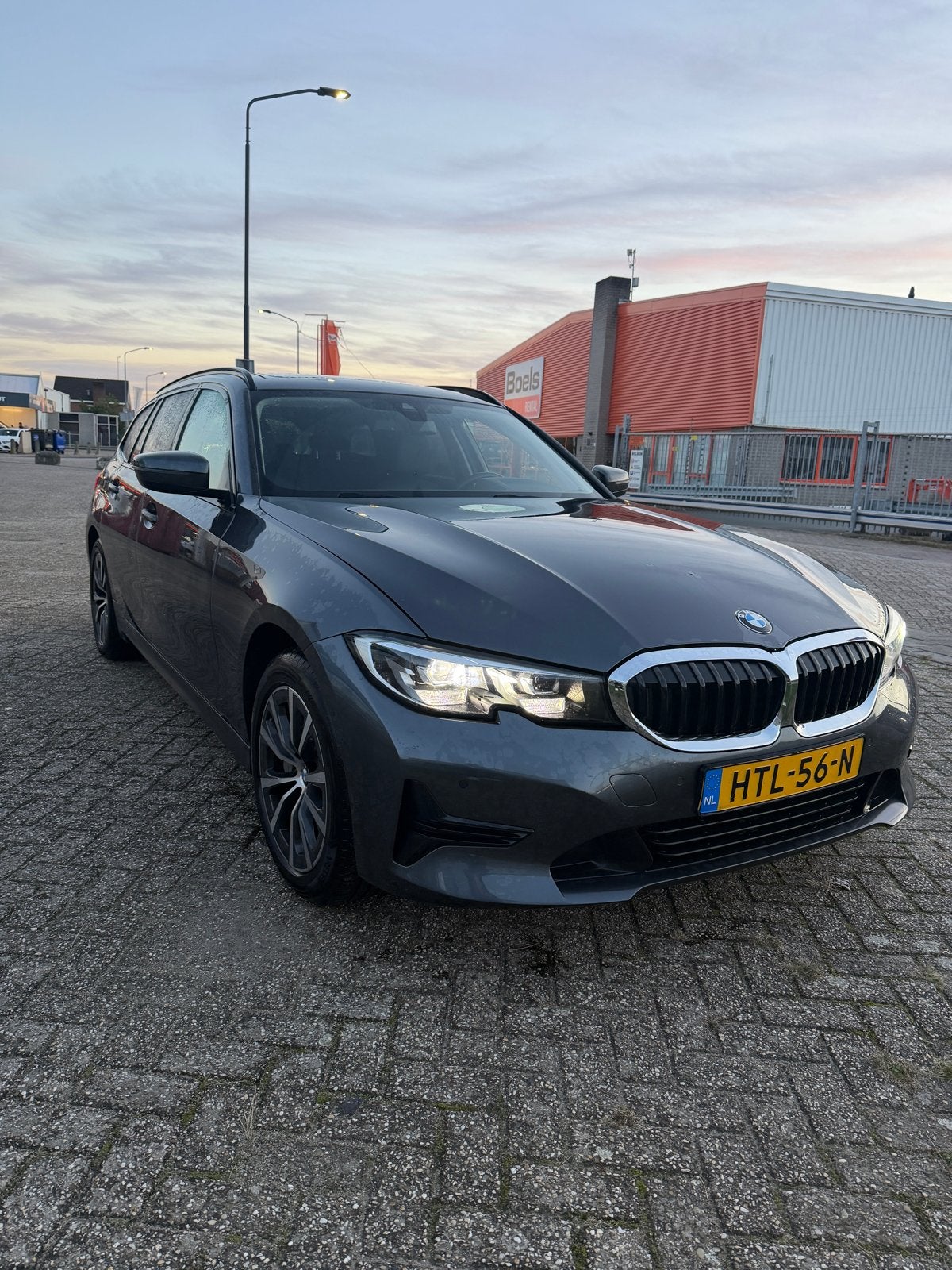 BMW 3-Serie 330e 292pk Aut 2021 Grijs, Auto's, 1998 cc, Achterwielaandrijving, Zwart, 4 cilinders