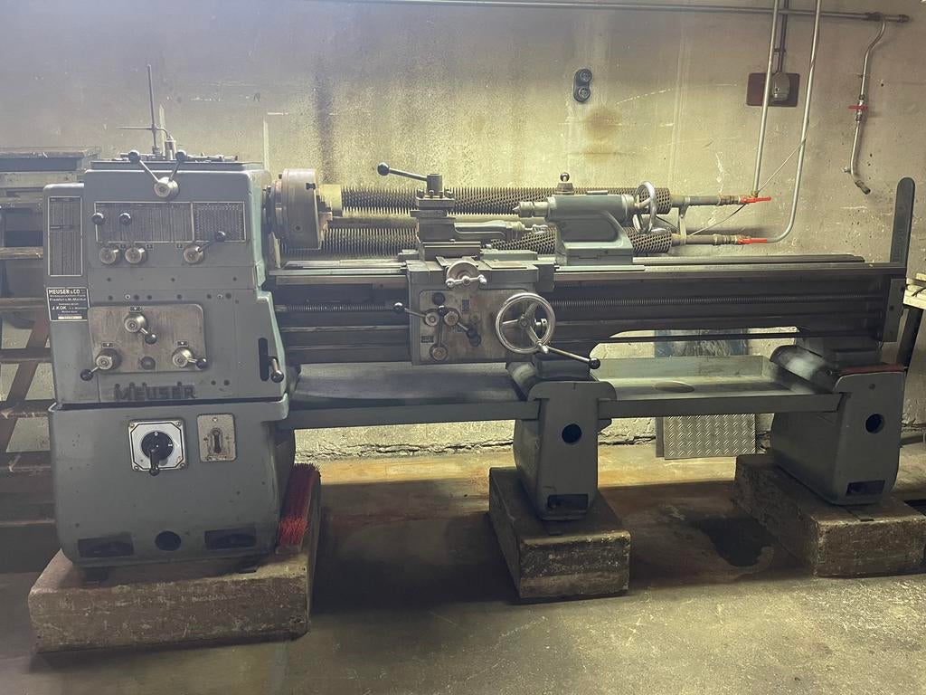 Meuser draaibank as tm 1500mm breed en 410 mm schommelhoogte, Ophalen, Zo goed als nieuw, Metaaldraaibank, 1000 mm of meer