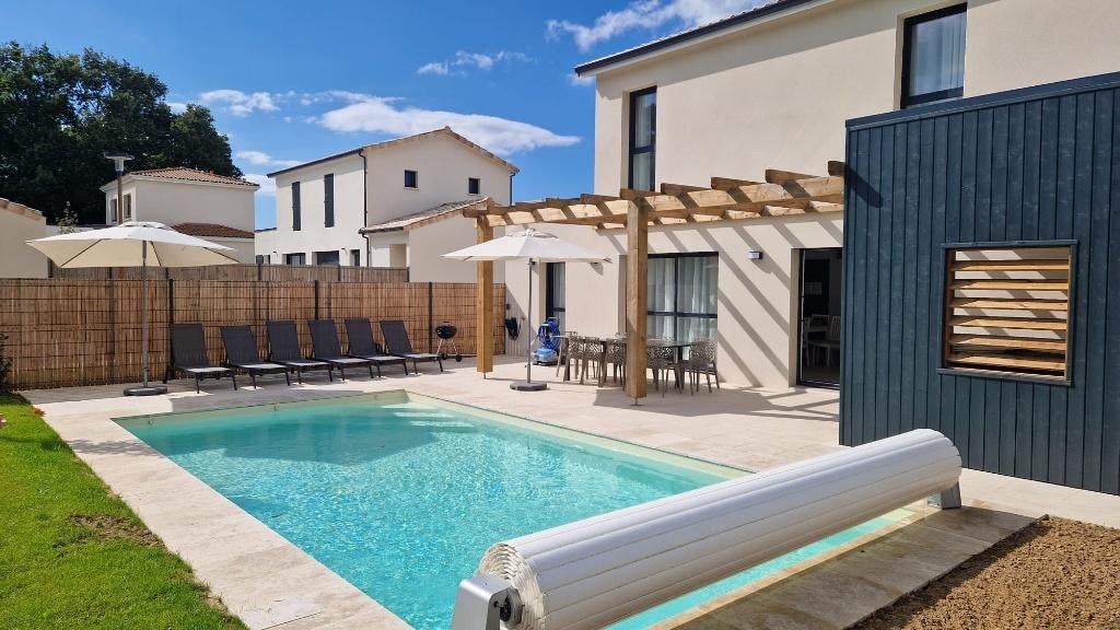Luxe villa 8p. | privézwembad & jacuzzi | Atlantische kust, 8 personen, 4 of meer slaapkamers, Wasmachine, Aan zee
