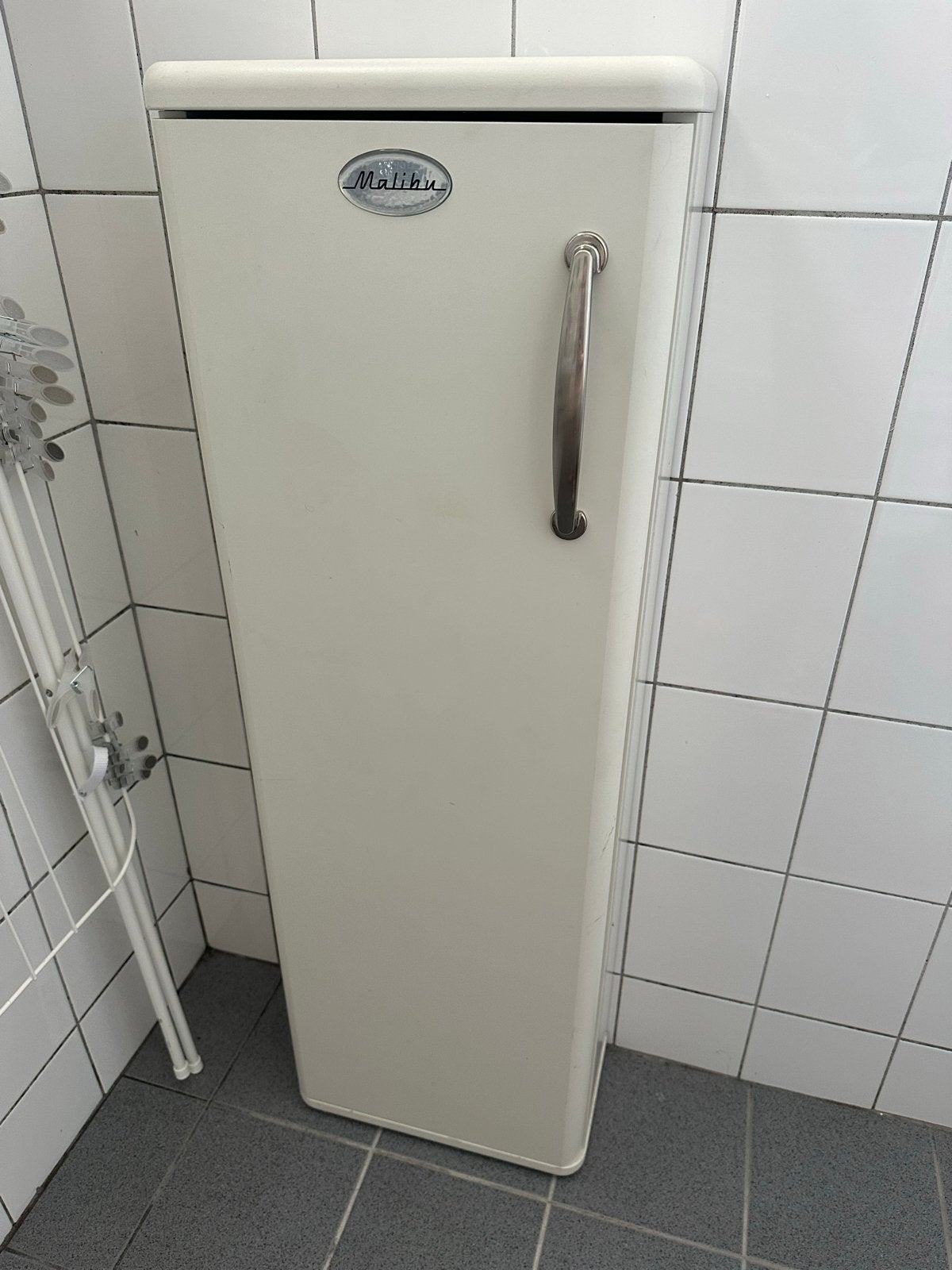 Retro Malibu kastje - Ideaal voor gang of toilet, Huis en Inrichting, Kasten | Overige, Ophalen, Gebruikt