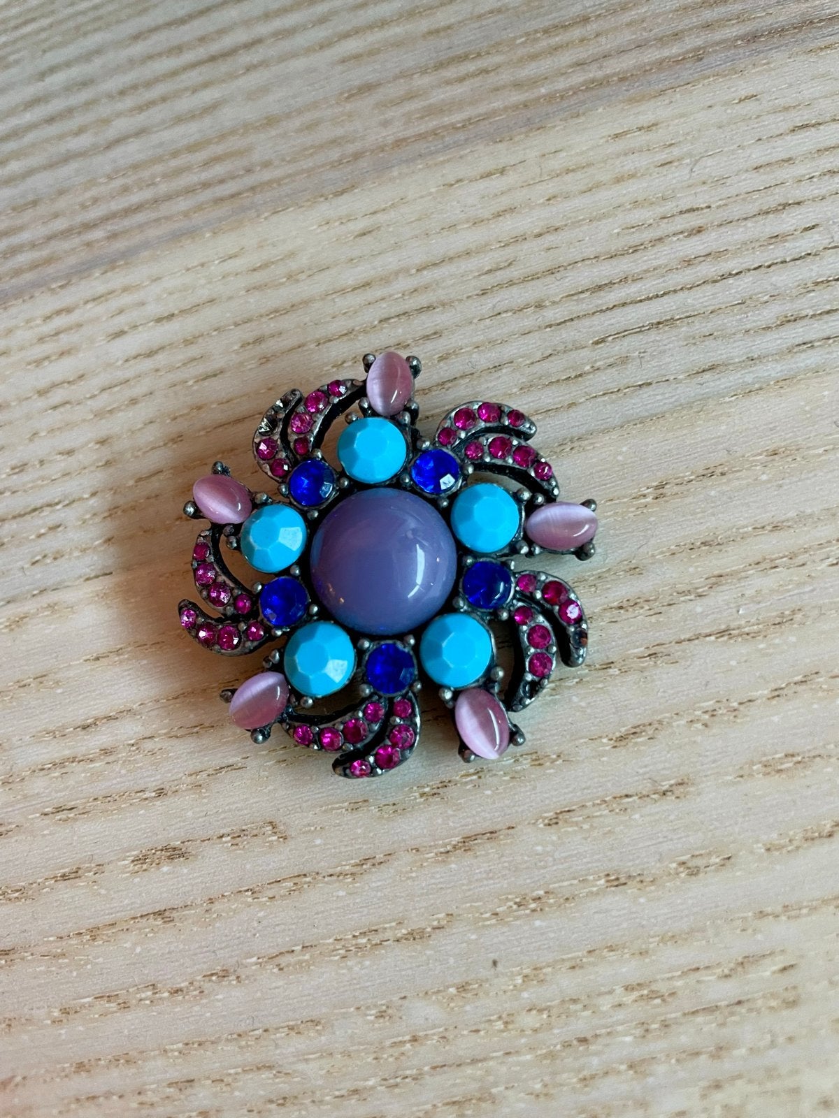 Kleurrijke Broche met Kristallen en Edelstenen, Overige materialen, 4 tot 7 cm, Overige kleuren, Ophalen of Verzenden