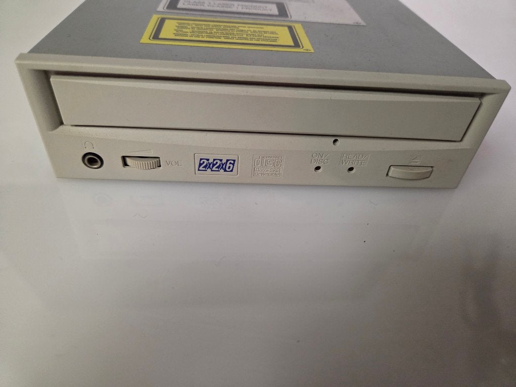 YAMAHA CRW2260t CD-R/W SCSI 50-Pin INTERNAL OPTICAL DRIVE, Ophalen, Gebruikt, Intern, Cd