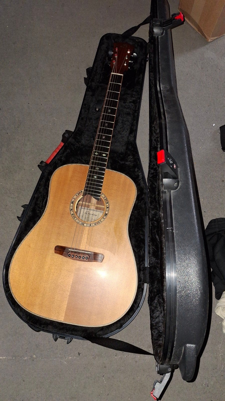 Dowina Cabernet D-S Gitaar + Schertler Unico Versterker, Ophalen of Verzenden, Zo goed als nieuw, Western- of Steelstringgitaar
