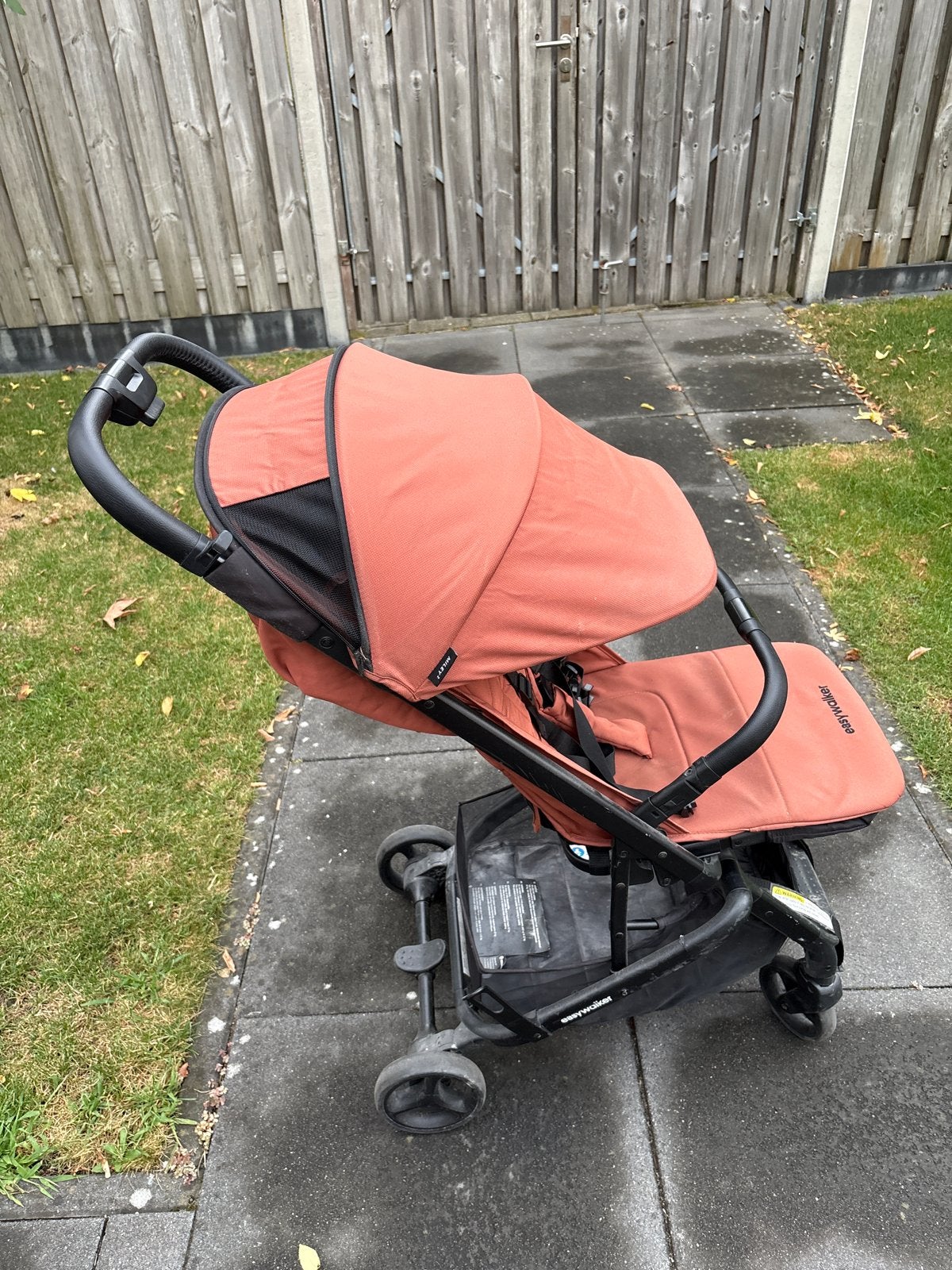 Easywalker Miley2 buggy in goede staat, Kinderen en Baby's, Buggy's, Ophalen, Zo goed als nieuw, Overige merken, Regenhoes