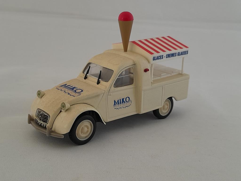 Citroën 2CV pick-up IJswagen 1:43 van Norev, Hobby en Vrije tijd, Modelauto's | 1:43, Ophalen of Verzenden, Zo goed als nieuw
