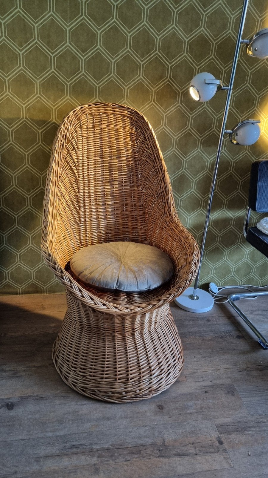 Originele vintage rieten stoel, Huis en Inrichting, Stoelen, Ophalen, Bruin, Vintage, Riet of Rotan