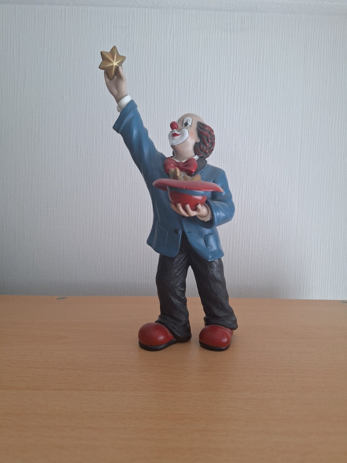 Beeldje van een clown met ster en hoed, Ophalen of Verzenden