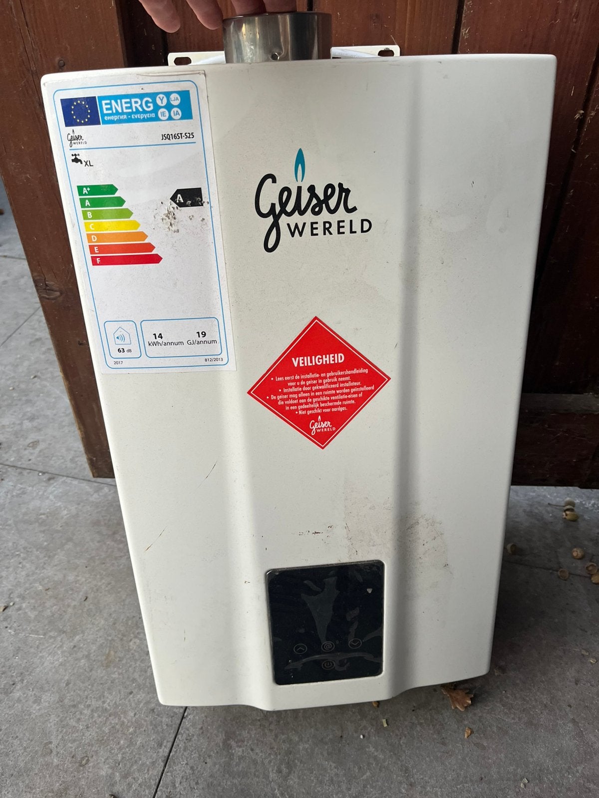 Nog een goed werkende geiser weinig gebruikt, Ophalen, Geiser, Minder dan 20 liter, Minder dan 3 jaar oud