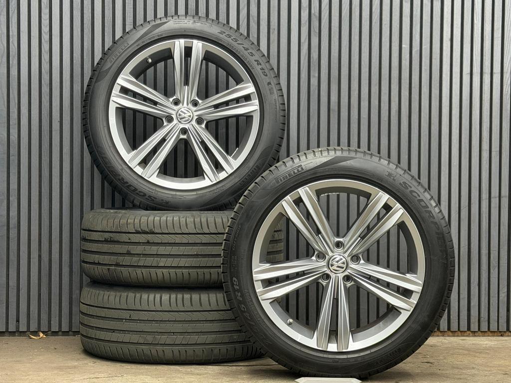 19 inch Originele Zomerset Volkswagen tiguan pirelli €799,-, Ophalen, Zomerbanden, Banden en Velgen