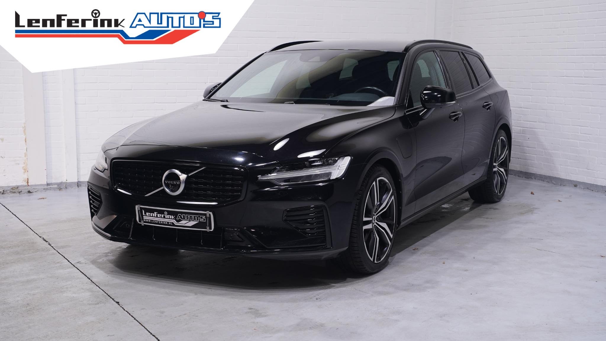 Volvo V60 2.0 T6 Recharge AWD R-Design SOH 90% Black-line pr, Gebruikt, Euro 6, 4 cilinders, Hybride Elektrisch/Benzine