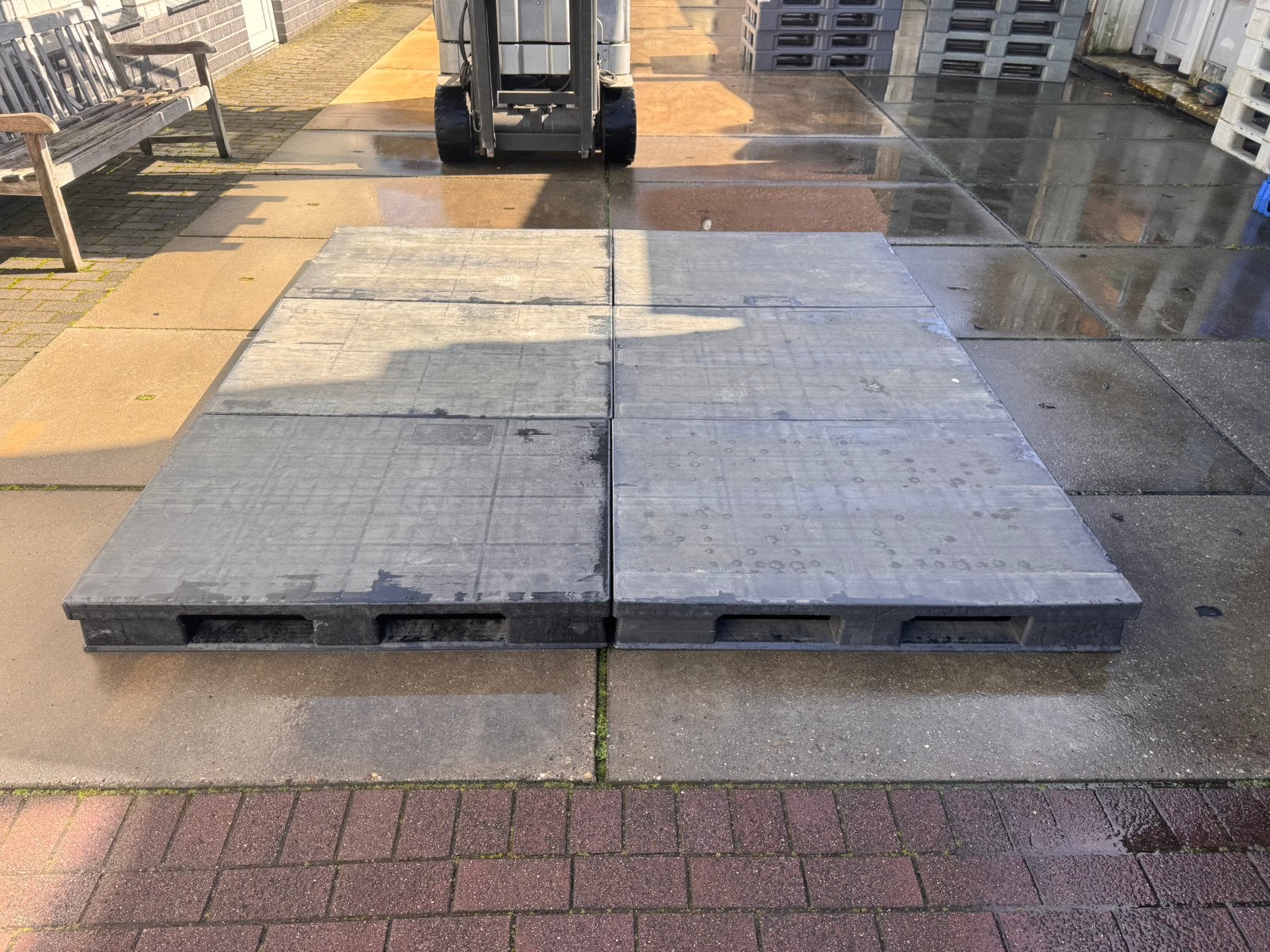 Kunststof pallets 80x120 zonder randje dichte bovenkant, Ophalen, Zo goed als nieuw, Hout