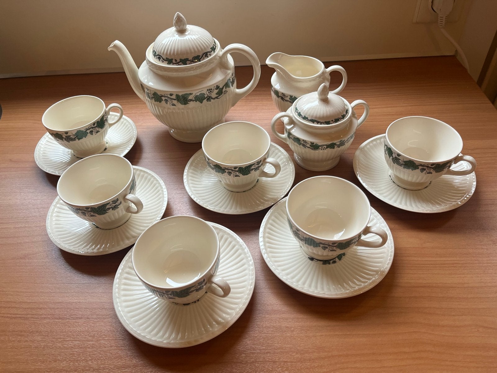 WEDGEWOOD STRATFORD THEESERVIES 9- DELIG, Ophalen