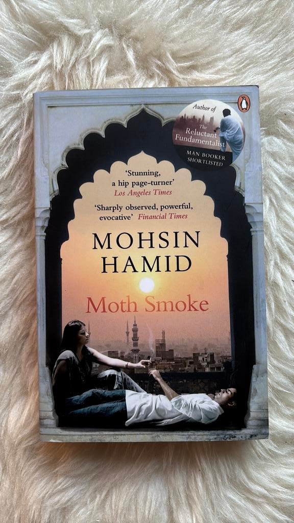 NEW | Mohsin Hamid - Moth Smoke, Ophalen of Verzenden, Zo goed als nieuw
