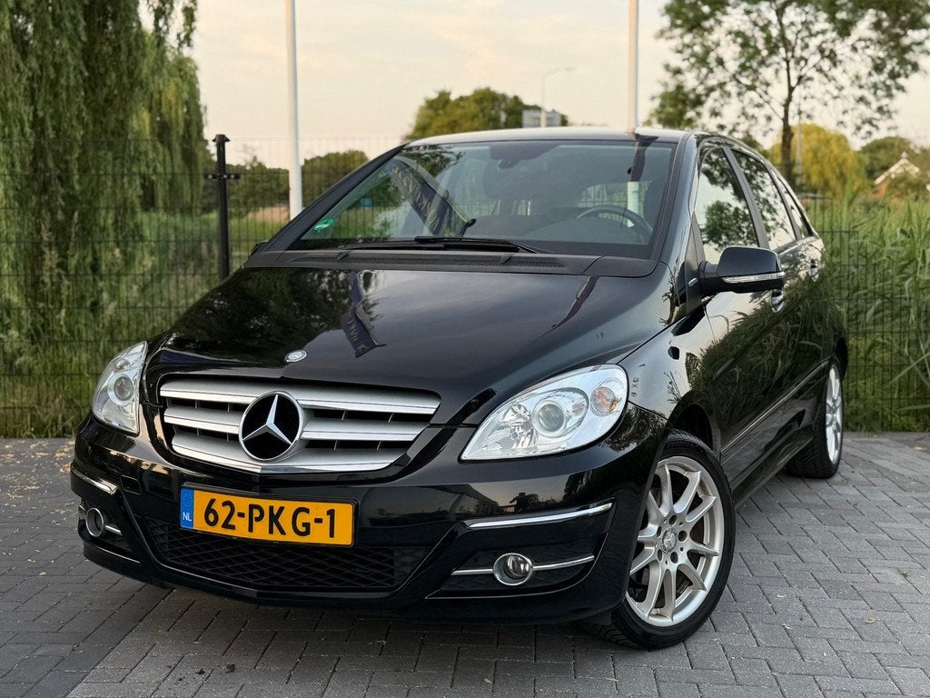 Mercedes-Benz B-klasse 180 BlueEFFICIENCY Business CLass AIR, Voorwielaandrijving, Euro 5, 15 km/l, Zwart