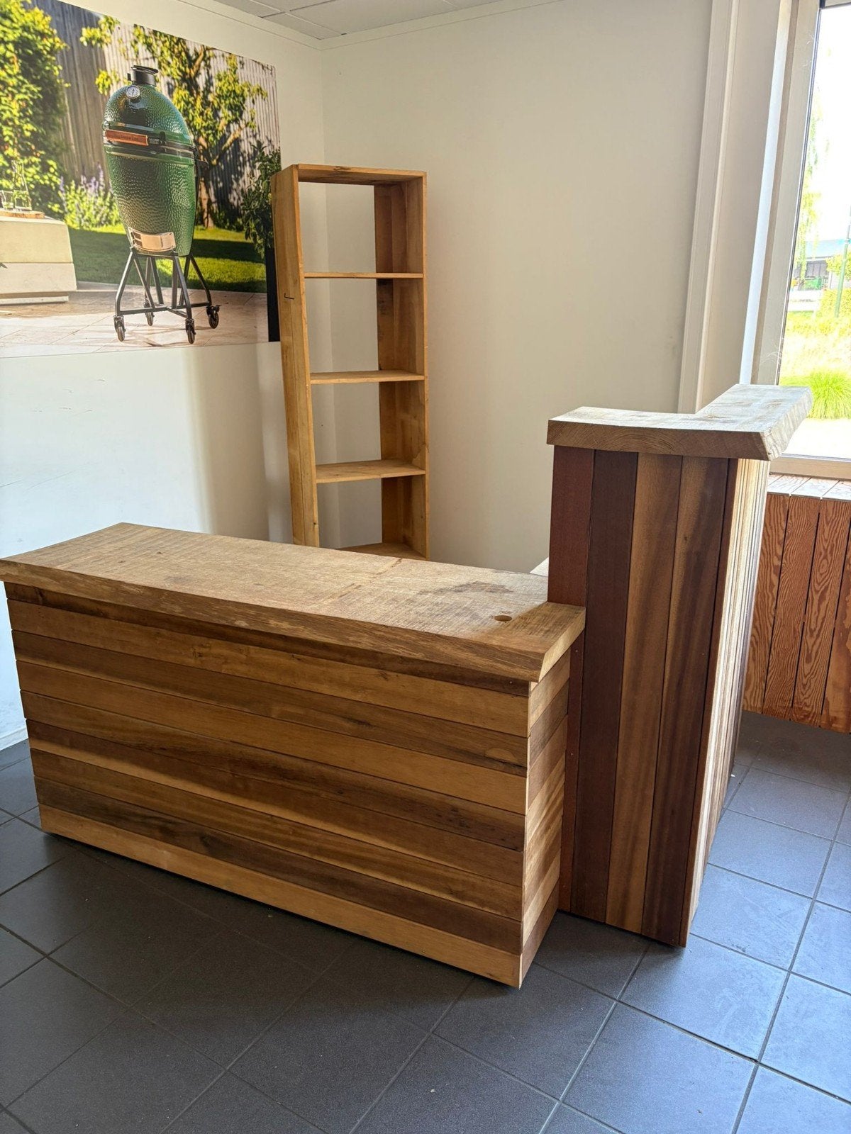 Massieve eikenhouten hoekbalie met kast., Ophalen