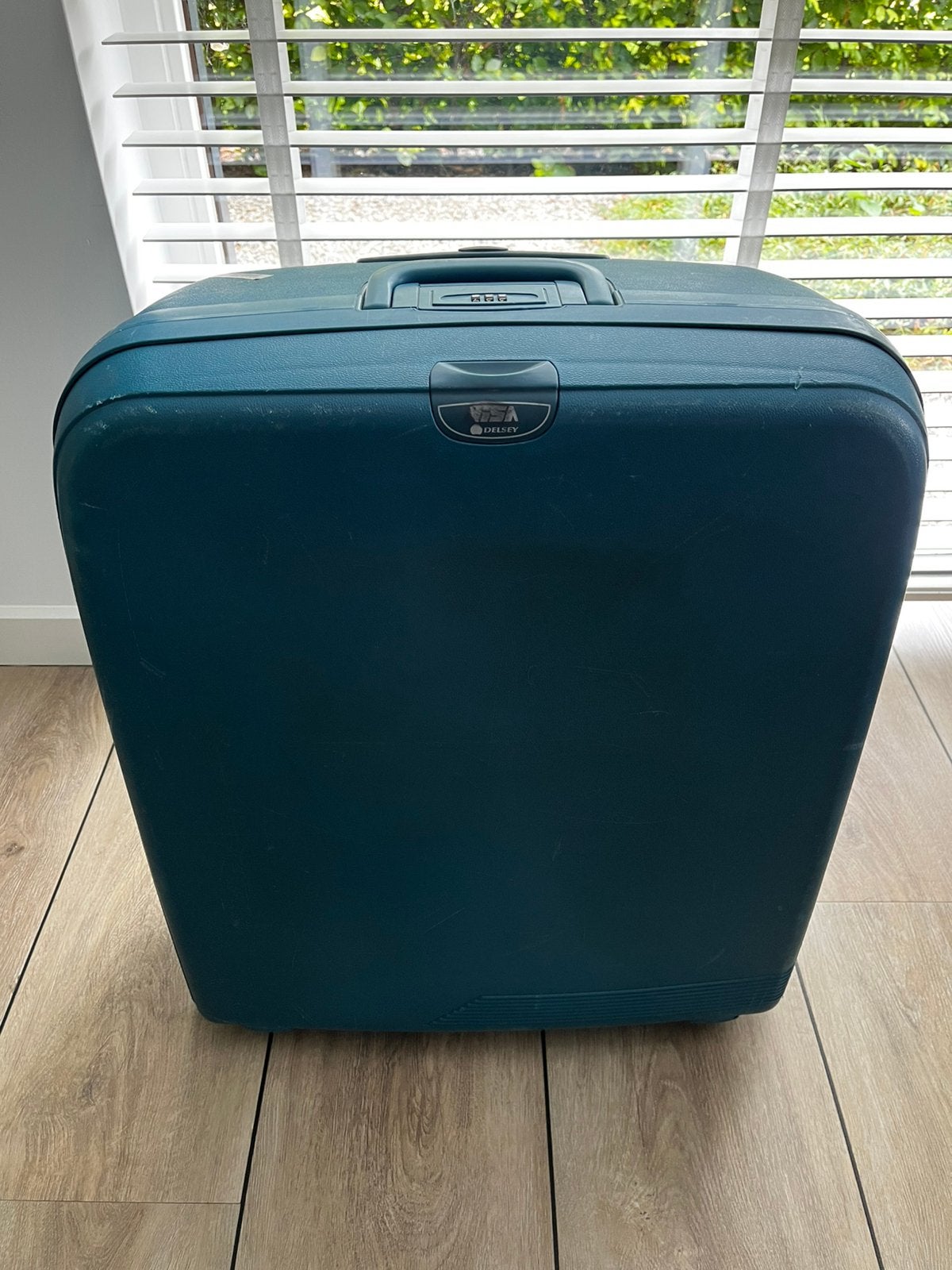 Delsey Visa hardschalen koffer – 4 wielen en cijferslot, Ophalen, Zo goed als nieuw, Hard kunststof, 70 cm of meer