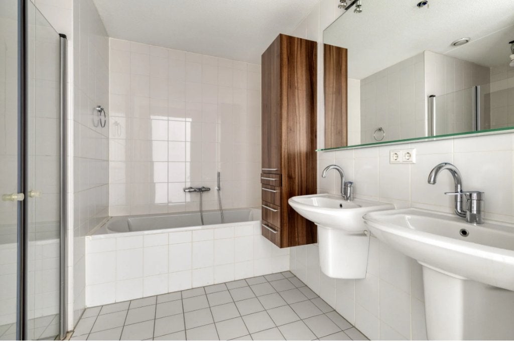 Complete badkamer met bad en douche, zelf demonteren/afhalen, Ophalen, Gebruikt, Met bad