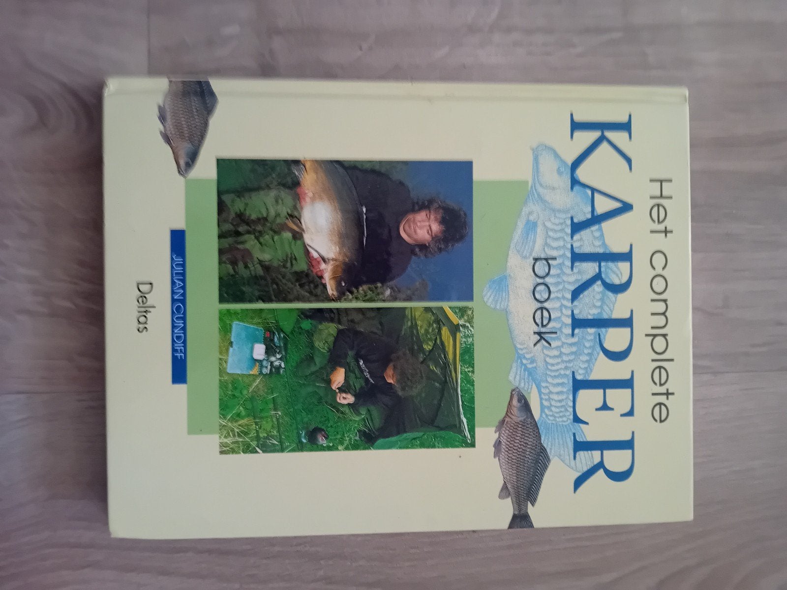 Het complete karperboek - Julian Cundiff, Boeken, Ophalen of Verzenden, Gelezen, Overige onderwerpen, Julian Cundiff