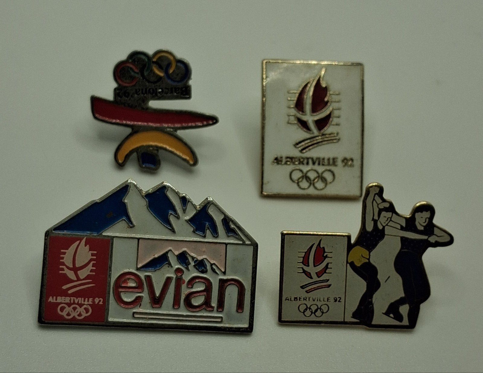 Olympische Spelen Pins - Barcelona '92 en Albertville '92, Verzamelen, Ophalen of Verzenden, Gebruikt, Sport, Speldje of Pin