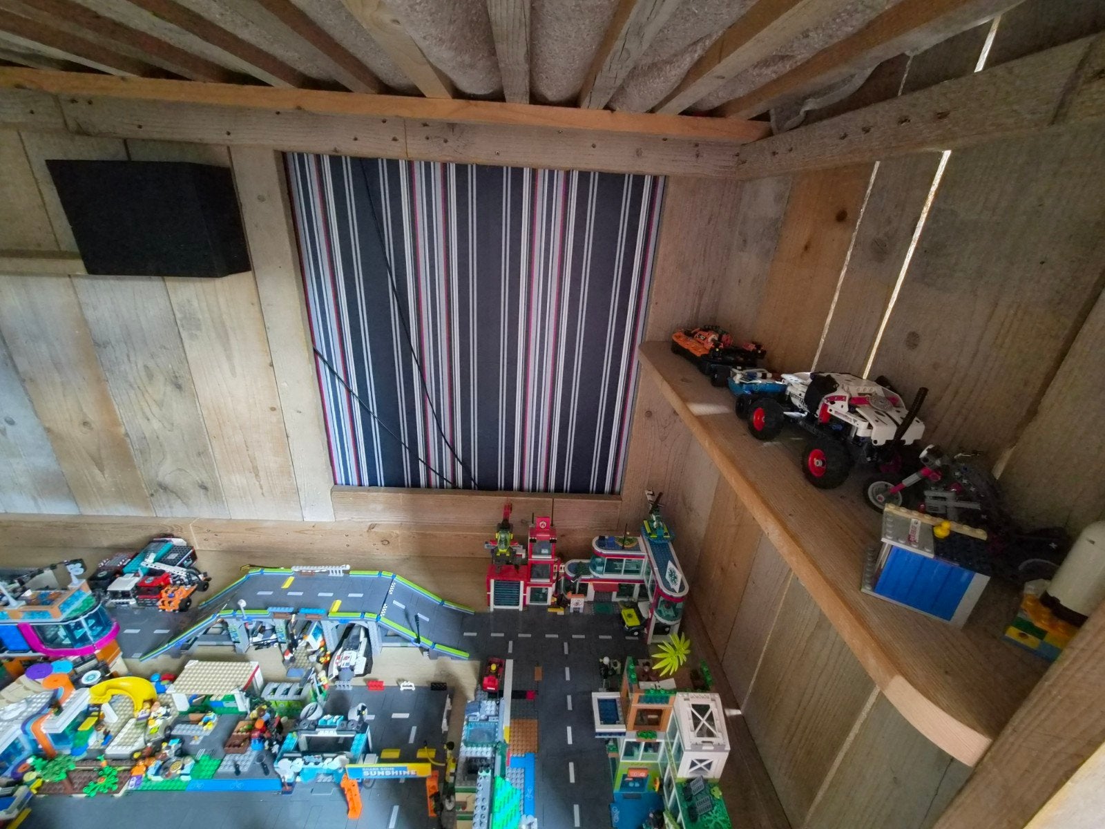 Foto 7 van Stoer steigerhouten hoogslaper in huisjesvorm!