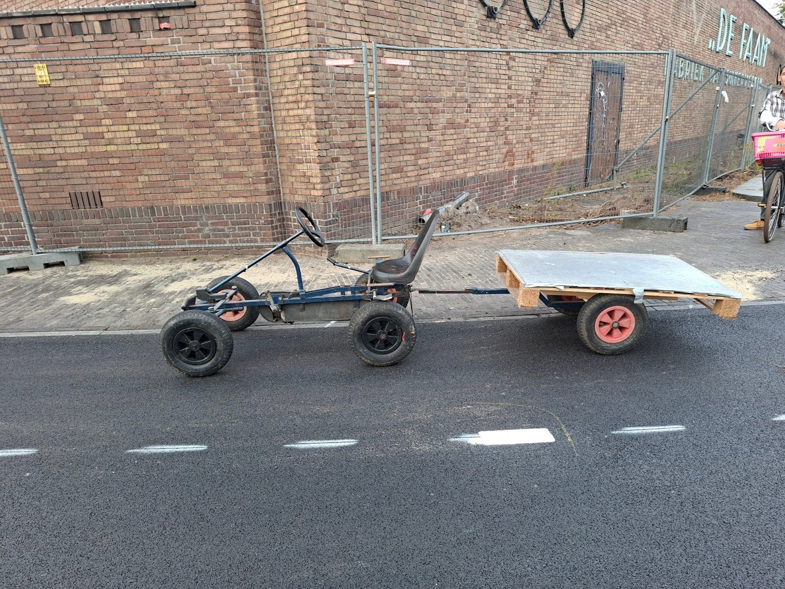 Skelter met aanhanger gratis op te halen
