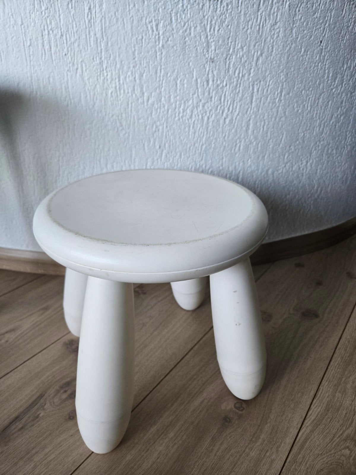 IKEA Mammut krukje wit - ideaal voor kinderen, Huis en Inrichting, Krukjes, Ophalen of Verzenden, Gebruikt, Kunststof