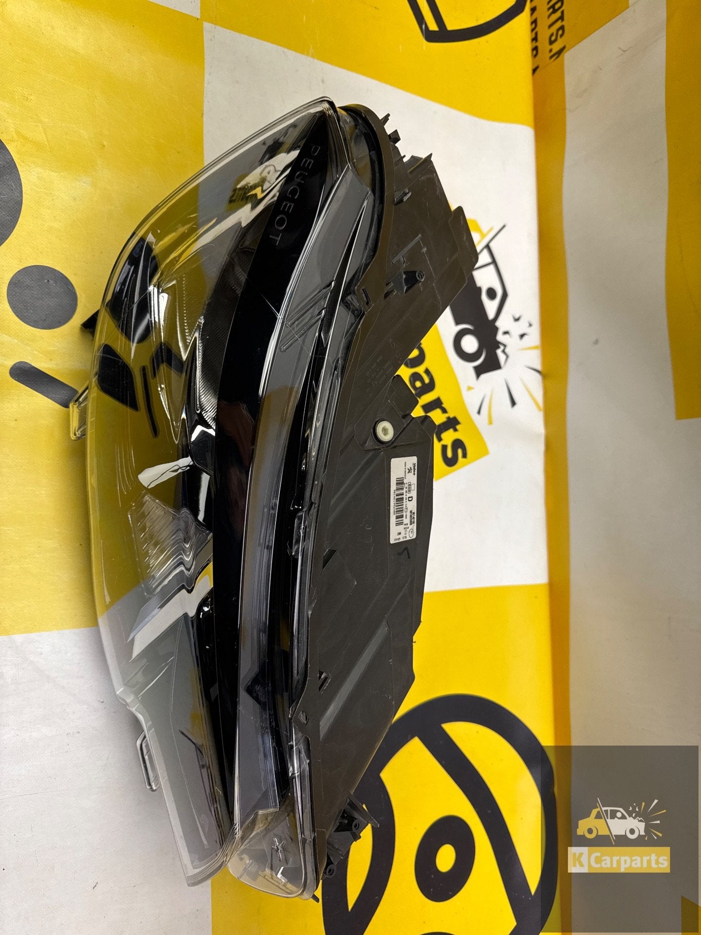 Koplamp Peugeot Rifter partner halogeen rechts 9816826880, Auto-onderdelen, Taurusavenue 1
2132 LS  Hoofddorp, NL, Gebruikt, Contact.group@renault.com