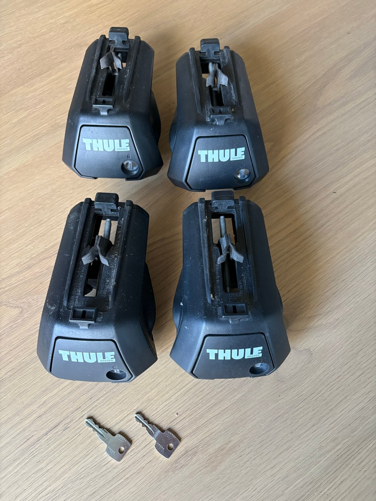 Thule Evo Raised Rail 7104 Voetenset voor Open Dakrailing, Ophalen of Verzenden, Gebruikt