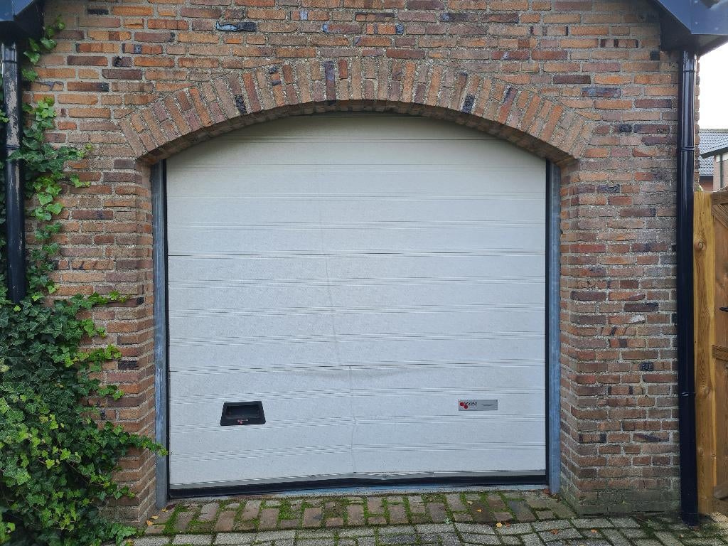 garagedeur, Doe-het-zelf en Verbouw, Deuren en Horren, Ophalen, Kunststof, Gebruikt, Garagedeur