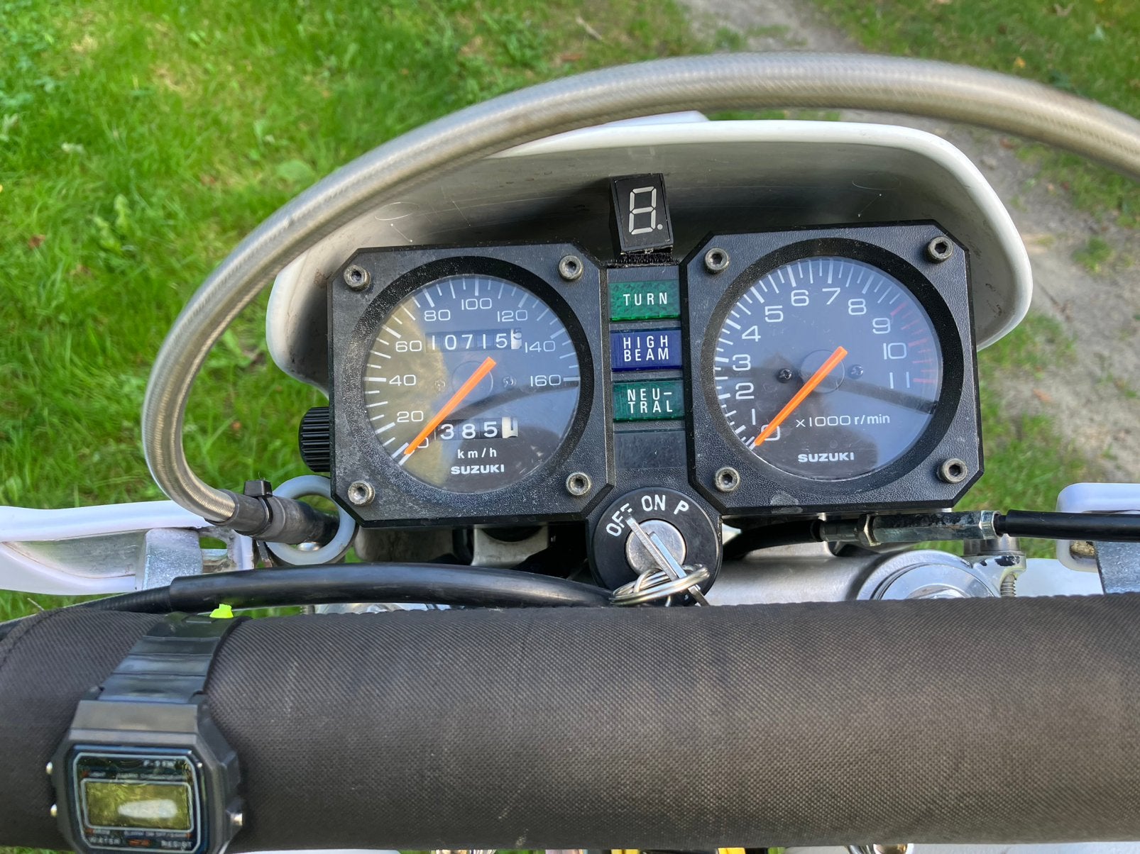 Foto 13 van Suzuki DR350se vintage enduro met elektrische start!