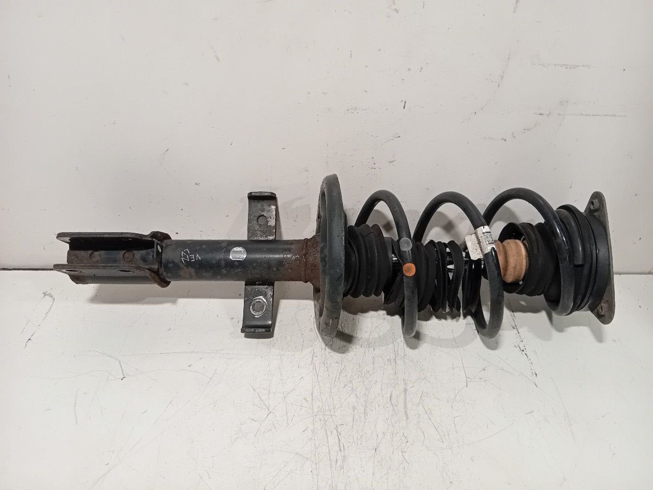 Veerpoot links voor Renault Clio, Auto-onderdelen, Onderdelen@venauto.nl, Van der Ven Autorecycling B.V., Gebruikt, Ettenseweg 76, 4706 PB Roosendaal, The Netherlands