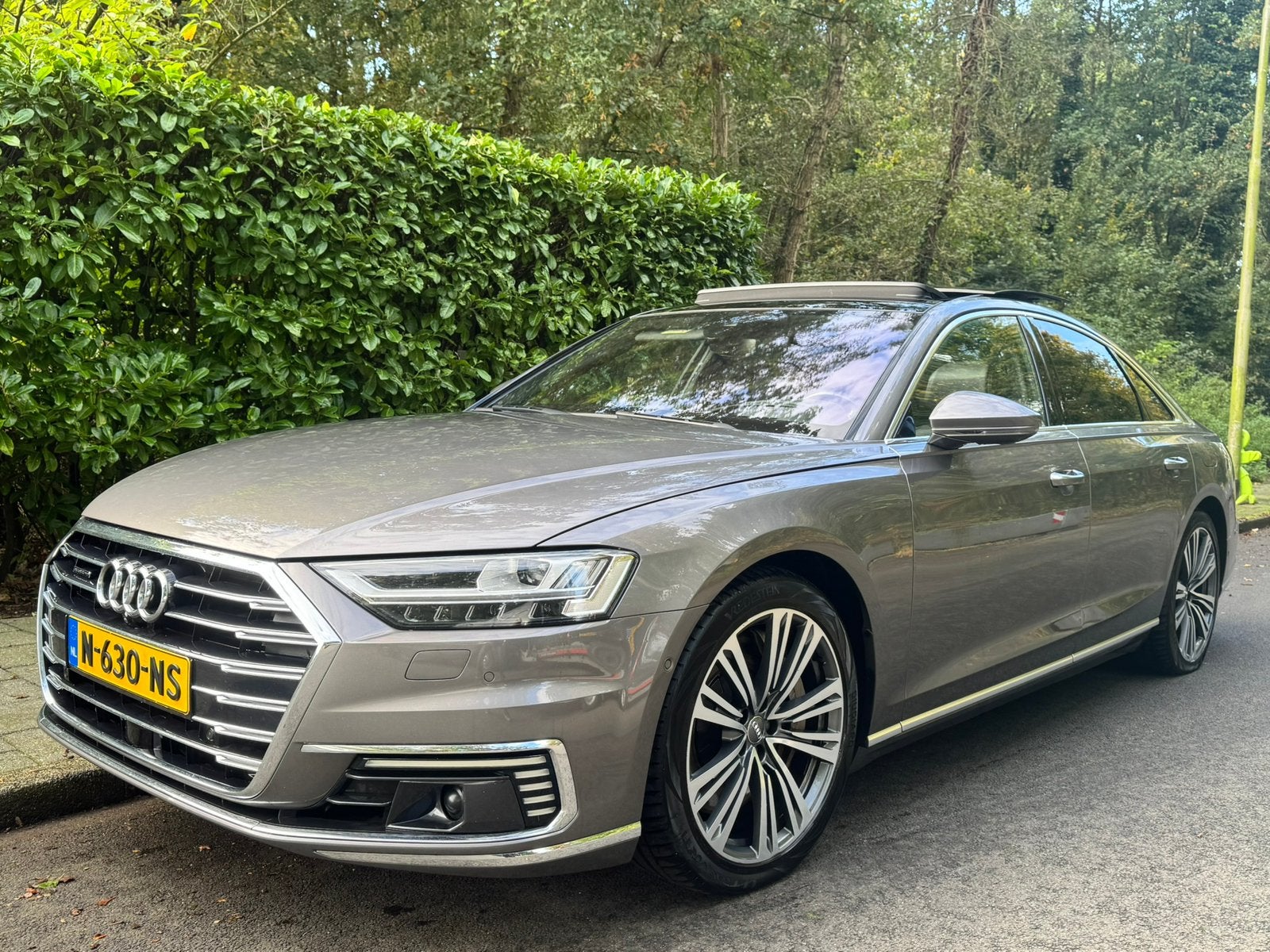 Audi A8 60 Tfsi e 449pk Tiptronic Quattro 2021 Grijs, Auto's, Automaat, 2270 kg, 2995 cc, 340 pk