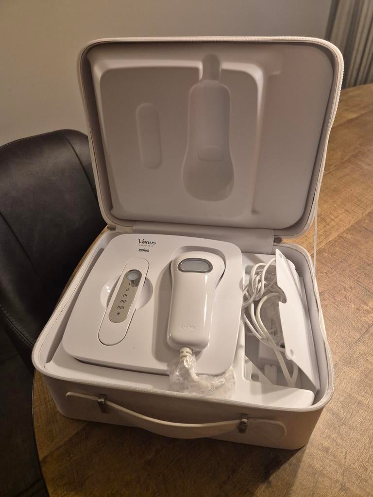 Braun Venus Naked Skin IPL ontharingsapparaat, Ophalen of Verzenden, Zo goed als nieuw, Scheren en Epileren