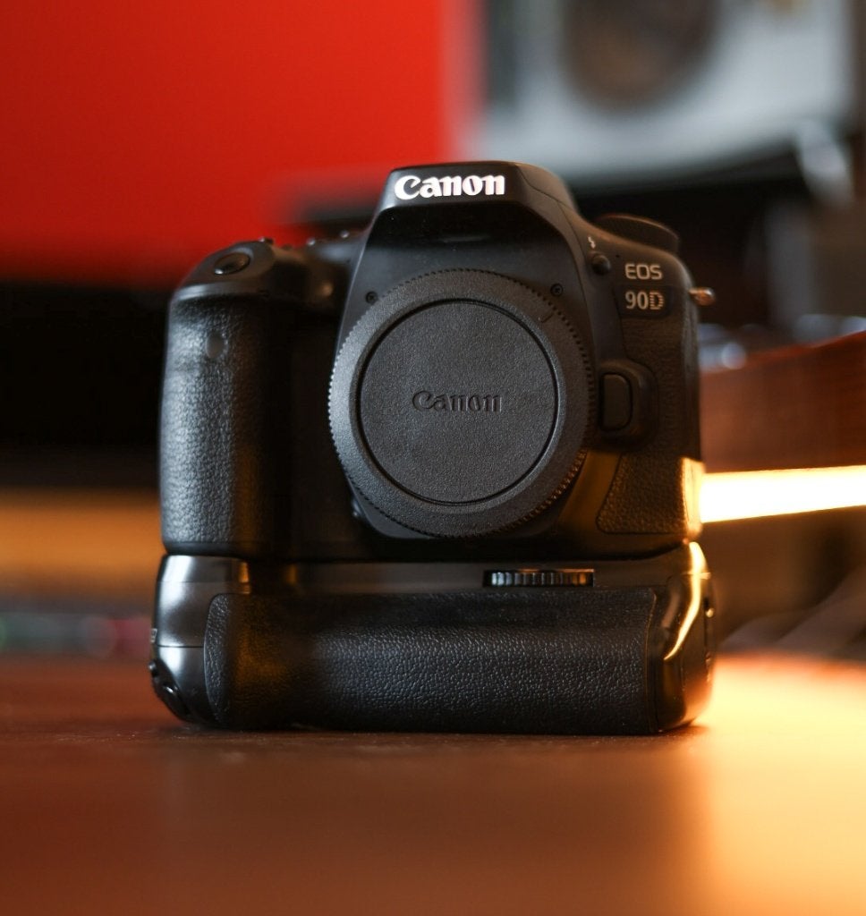 Canon EOS 90D + batterij grip, batterij, oplader, draag riem, Audio, Tv en Foto, Fotografie | Lenzen en Objectieven, Ophalen, Canon
