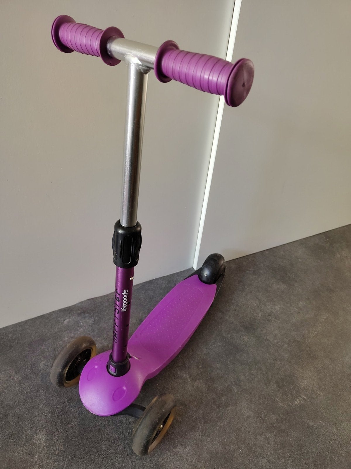 LifeGoods HappyStep kinderstep | 3 wielen met lichtjes, Fietsen en Brommers, Ophalen, Gebruikt, Gewone step, Life Goods
