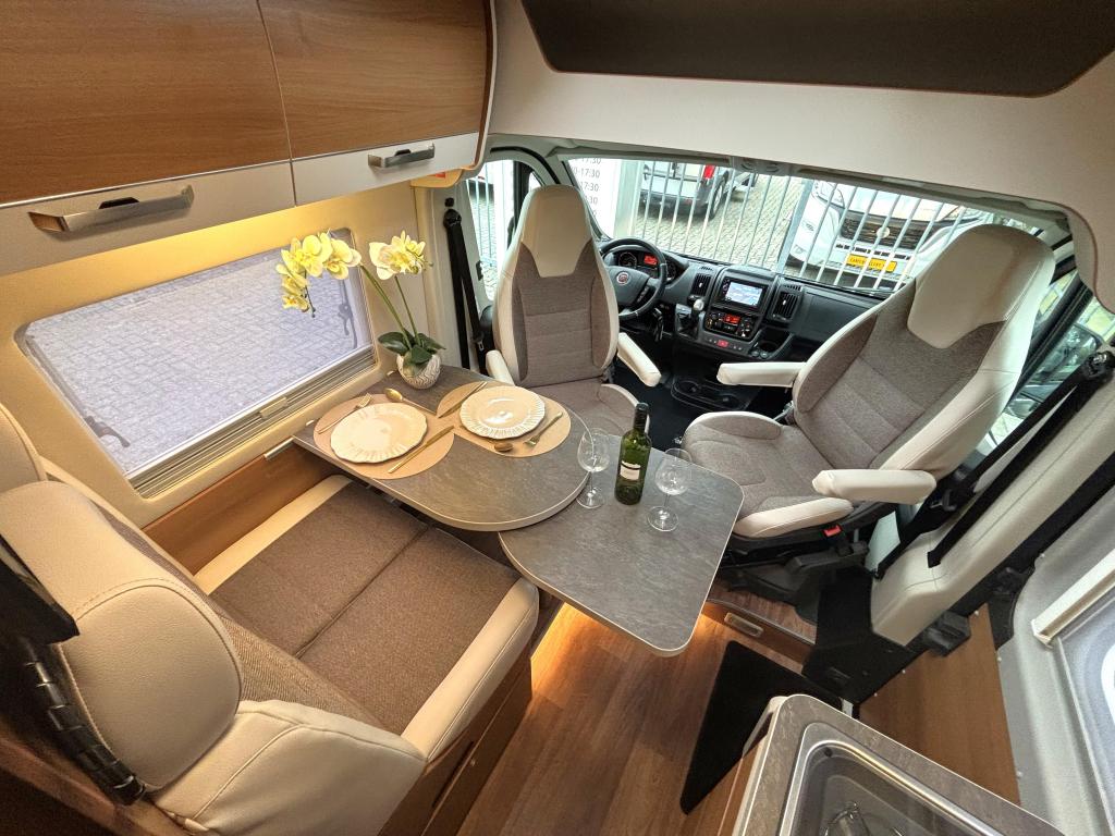 Knaus Van Tourer 640 AUTOMAAT ENKELE BEDDEN DAKAIRCO, Automaat, Fiat, Bedrijf, Diesel