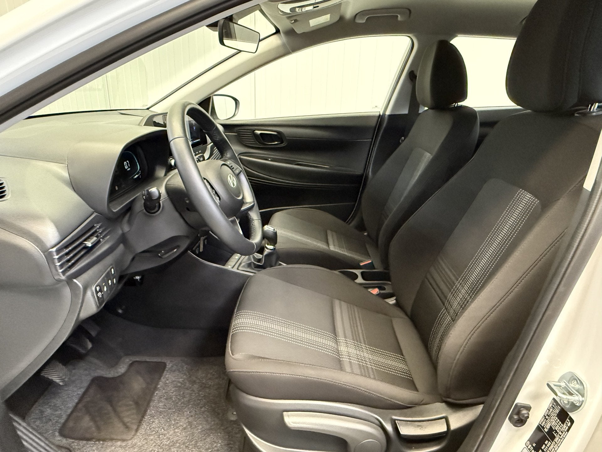 Hyundai i20 1.2 MPI i-Motion NAVI-CAMERA-LANE ASSIST-CRUISE, Auto's, Voorwielaandrijving, 12 maanden, Stof, Gebruikt
