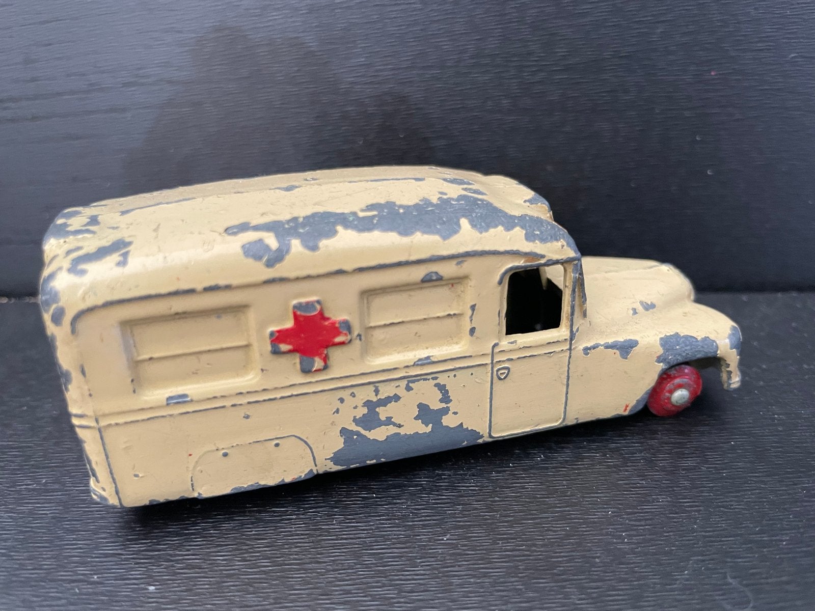 Vintage Dinky Toys Ambulance 250, Ophalen of Verzenden, Gebruikt